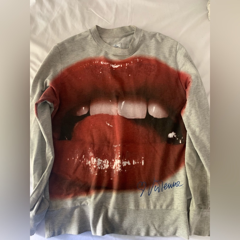 Sweat shirt